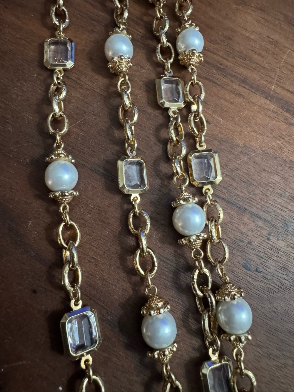 Jewelry Concepts Goldtoned Faux Pearl/Crystal Necklace *READ* - Picture 4 of 7